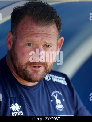 Darren Sarll, entraîneur de Hartlepool, lors du match de Vanarama National League entre Hartlepool United et Wealdstone au Victoria Park, Hartlepool, samedi 24 août 2024. (Photo : Mark Fletcher | mi News) crédit : MI News & Sport /Alamy Live News Banque D'Images