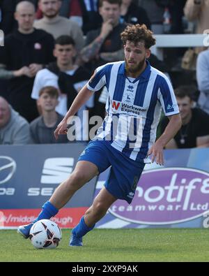 Anthony Mancini de Hartlepool United en action lors du match de la Ligue nationale Vanarama entre Hartlepool United et Wealdstone au Victoria Park, Hartlepool le samedi 24 août 2024. (Photo : Mark Fletcher | mi News) crédit : MI News & Sport /Alamy Live News Banque D'Images