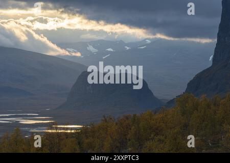 Ambiance nocturne à Rapadalen, parc national de Sarek, site du patrimoine mondial de Laponie, Norrbotten, Laponie, Suède, septembre 2013, Europe Banque D'Images