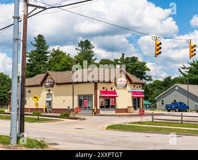 Tim Hortons Cafe and Bake Shop à Corry, Pennsylvanie, États-Unis Banque D'Images