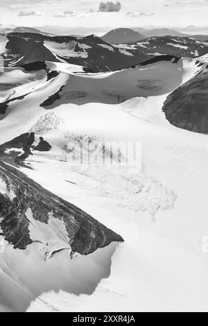 Vue du parc national de Sarek aux lacs Virihaure et Vastenjaure dans le parc national de Padjelanta, patrimoine mondial de Laponie, Norrbotten, Laponie, Suède Banque D'Images