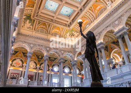 Le riche intérieur de l'élégant Thomas Jefferson Library of Congress Building à Washington DC, États-Unis Banque D'Images