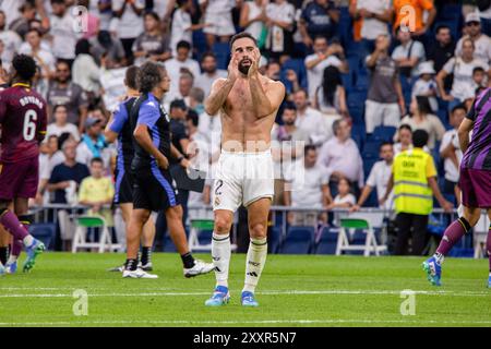 Madrid, Espagne. 25 août 2024. Daniel Carvajal applaudit la foule après le match entre le Real Madrid et Valladolid au stade Santiago Bernabeu. Le Real Madrid a battu le Real Valladolid par 3 buts à 0 au stade Santiago Bernabeu. Les buts ont été marqués par Federico Valverde 49', Brahim Diaz 87', Endrick 95'. Crédit : SOPA images Limited/Alamy Live News Banque D'Images