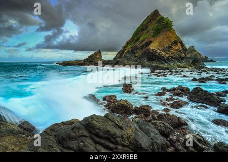 Plage de Mawi située sur l'île de Lombok en Indonésie. Banque D'Images