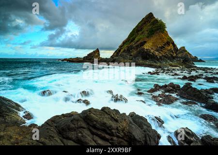 Plage de Mawi située sur l'île de Lombok en Indonésie. Banque D'Images