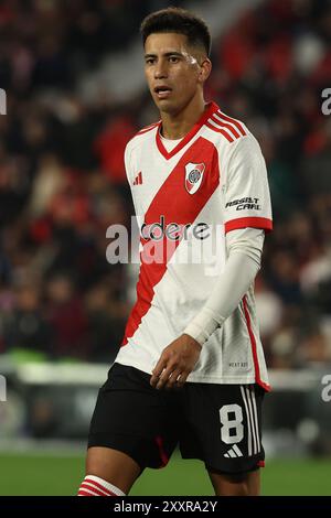 Buenos Aires, Argentine. 25 août 2024. River plate'smidfielder Maximiliano Meza regarde lors du tournoi de la Ligue de football professionnel Argentine 2024 'Cesar Luis Menotti' match contre Newells Old Boys au stade El Monumental de Buenos Aires, le 25 août 2024. Crédit : Alejandro Pagni/Alamy Live News Banque D'Images