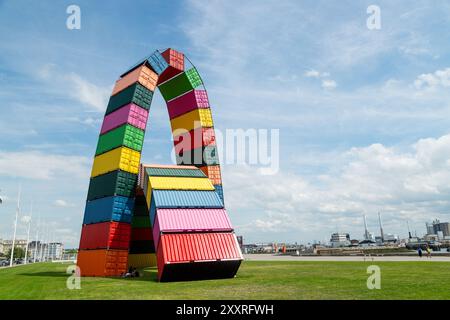 Cette impressionnante installation artistique de conteneurs maritimes de Vincent Ganivet est devenue l’un des monuments les plus récents et les plus appréciés du Havre Banque D'Images