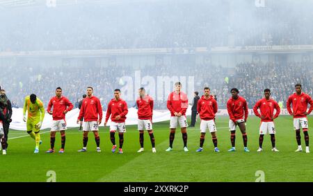 United line up pendant le match de premier League entre Brighton et Hove Albion et Manchester United au American Express Stadium , Brighton , Royaume-Uni - 24 août 2024 photo Simon Dack / images téléphoto usage éditorial seulement. Pas de merchandising. Pour Football images, les restrictions FA et premier League s'appliquent inc. aucune utilisation d'Internet/mobile sans licence FAPL - pour plus de détails, contactez Football Dataco Banque D'Images