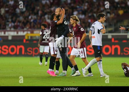 Les joueurs de Torino FC célèbrent la victoire après le match de Serie A entre Torino FC et Atalanta BC le 25 août 2024 à Olympic Grande Torino Stadi Banque D'Images