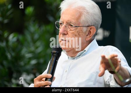 Mario Monti économiste et sénateur pour la vie parle de son livre lors des réunions de café du festival la Versiliana. (Photo de Stefano dalle Luche/Pacific Press/Sipa USA) Banque D'Images