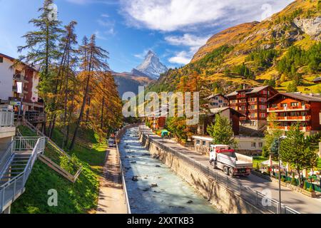 Zermatt, Suisse sur la question Vispa avec le Matterhorn. Banque D'Images