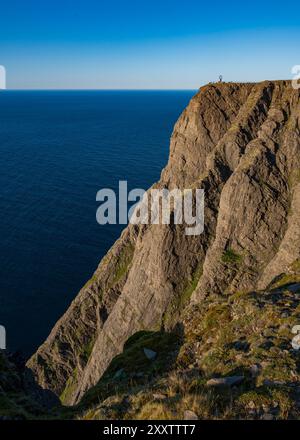 Honningsvag, Norvège. 05 août 2024. Le Cap Nord avec son globe en acier. Crédit : Patrick Pleul/dpa/Alamy Live News Banque D'Images