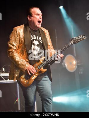 BARRIOKE - Barry de Eastenders (joué par Shaun Williamson) avec un décor hilarant au Victorious Festival de Southsea le dimanche 25 août crédit : Graham Tarrant/Alamy Live News Banque D'Images