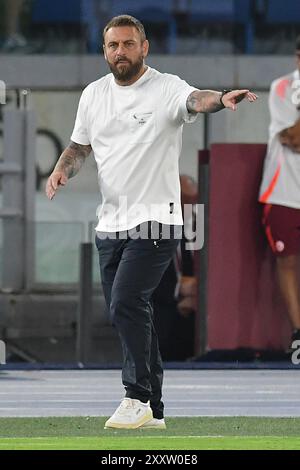 Rome, Italie. 25 août 2024. L'entraîneur Daniele de Rossi de Roma réagit lors du match de Serie A entre Roma et Empoli au stade olympique. Score final Roma 1 : 2 Empoli. Crédit : SOPA images Limited/Alamy Live News Banque D'Images