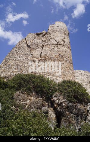 Bastion du château médiéval dans le village d'Asklipio dans le côté sud de Rhodes, Grèce Banque D'Images