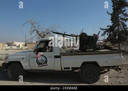 Les forces turques et l’Armée syrienne libre (ASL) contrôlent désormais toute la ville d’Al-Bab. Les forces turques et l'ASL ont réussi à s'emparer de la ville, malgré la résistance acharnée des combattants de l'État islamique restants dans la ville, au moyen d'intenses frappes aériennes d'avions de guerre et de tirs d'artillerie lourde Banque D'Images