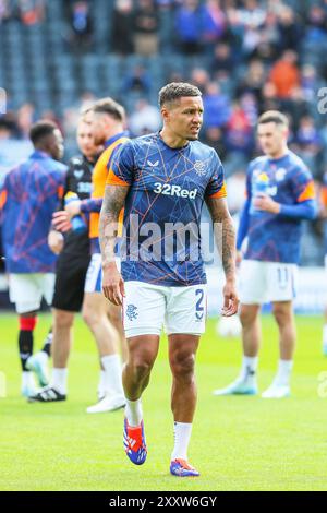 JAMES TAVERNIER, joueur de football professionnel, joue pour le Rangers FC. Image prise lors d'un entraînement et d'une séance d'échauffement avant match. Banque D'Images