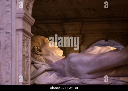 Tombeau Louis xvi à la basilique Saint-Denis à Paris, France Banque D'Images