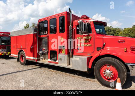 Camion du service d'incendie bénévole de Noble Township garé à un festival Banque D'Images