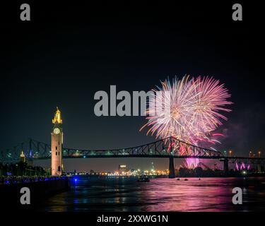 Belles photos du concours de feux d'artifice de Montréal 2024. Banque D'Images