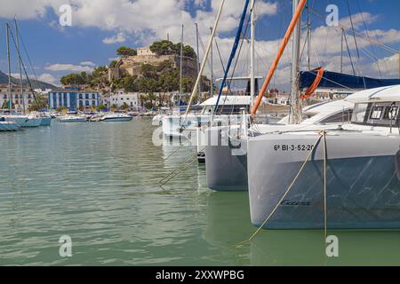 Denia, Espagne - 13 août 2023 : Denia Marina à Alicante, Espagne. Banque D'Images