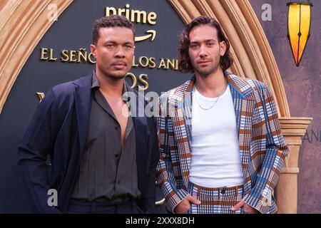 Ismael Cruz Cordova et Maxim Baldry assistent à la première de El Señor de Los Anillos : Los Anillos de Poder au cinéma Callao le 26 août 2024 à Madrid, SP Banque D'Images