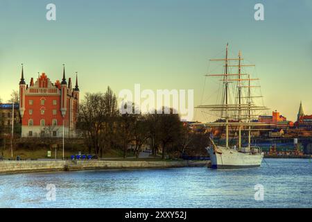 AF Chapman (une des auberges de jeunesse les plus populaires au monde) Amirality (bâtiment historique de la marine suédoise) Stockholm, Suède dans la soirée Banque D'Images