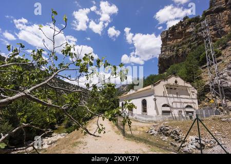 Antigua central electrica, Ruta del rio Borosa, parque Natural sierras de Cazorla, Segura y Las Villas, Jaen, Andalousie, Espagne, Europe Banque D'Images