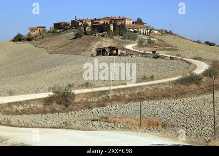 Village sur une colline en Toscane Banque D'Images