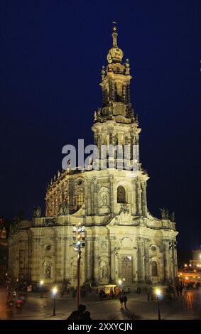 Nuit Hofkirche de Dresde, nuit de l'église catholique de la cour de Dresde Banque D'Images