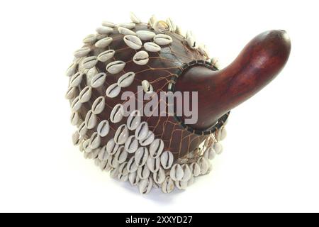 Hochet de citrouille africaine sur un fond blanc Banque D'Images