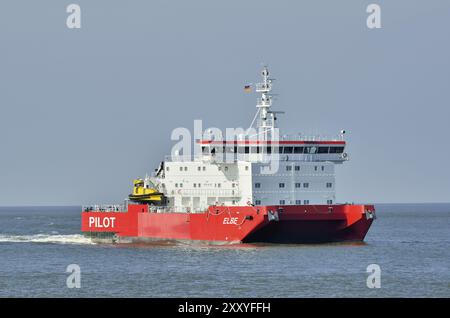 Le vaisseau-mère pilote de l'Elbe retourne à Cuxhaven Banque D'Images