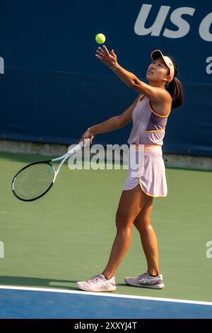 Flushing Meadows, New York, États-Unis. 26 août 2024. Moyuka Uchijima (JPN) participe à la première ronde de l'US Open Tennis 2024. Crédit : Aflo Co. Ltd./Alamy Live News Banque D'Images