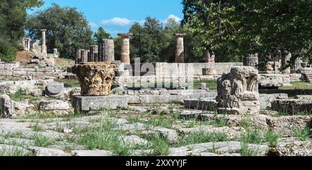 Olympia, Grèce - 9 octobre 2019 : les ruines antiques se prélassent à la lumière du soleil Banque D'Images