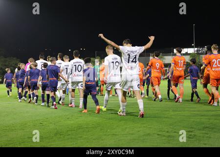 Richlands, Australie. 27 août 2024. Richlands, le 27 août 2024 : les joueurs entrent sur le terrain avant le match entre le Lions FC et les Western Sydney Wanderers dans la manche de la Coupe d'Australie de 16 au Luxury Paints Stadium Matthew Starling (Promediapix/SPP) crédit : SPP Sport Press photo. /Alamy Live News Banque D'Images