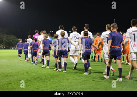 Richlands, Australie. 27 août 2024. Richlands, le 27 août 2024 : les joueurs entrent sur le terrain avant le match entre le Lions FC et les Western Sydney Wanderers dans la manche de la Coupe d'Australie de 16 au Luxury Paints Stadium Matthew Starling (Promediapix/SPP) crédit : SPP Sport Press photo. /Alamy Live News Banque D'Images