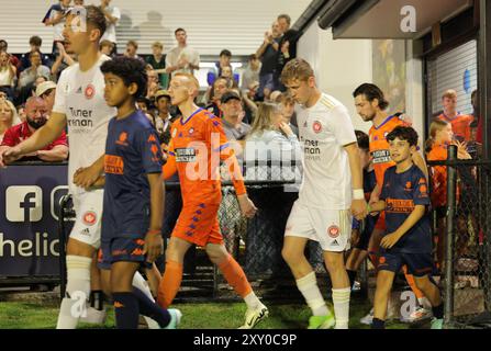 Richlands, Australie. 27 août 2024. Richlands, le 27 août 2024 : les joueurs entrent sur le terrain avant le match entre le Lions FC et les Western Sydney Wanderers dans la manche de la Coupe d'Australie de 16 au Luxury Paints Stadium Matthew Starling (Promediapix/SPP) crédit : SPP Sport Press photo. /Alamy Live News Banque D'Images