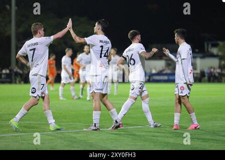 Richlands, Australie. 27 août 2024. Richlands, 27 août 2024 : Nicolas Milanovic (14 Western Sydney Wanderers) marque le but d'ouverture lors du match entre le Lions FC et les Western Sydney Wanderers lors de la manche de la Coupe d'Australie 16 au Luxury Paints Stadium Matthew Starling (Promediapix/SPP) crédit : SPP Sport Press photo. /Alamy Live News Banque D'Images