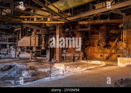 Vue des anciens fours de fusion de l'usine sidérurgique de Völklingen près de Saarbrücken, Allemagne Banque D'Images