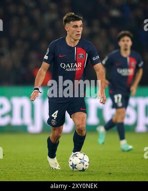 Photo du dossier datée du 25-10-2023 de Manuel Ugarte du PSG. Manchester United a conclu un accord de principe pour signer le milieu de terrain de Paris St Germain Manuel Ugarte, l'agence de presse PA comprend. Date d'émission : mardi 27 août 2024.. Banque D'Images