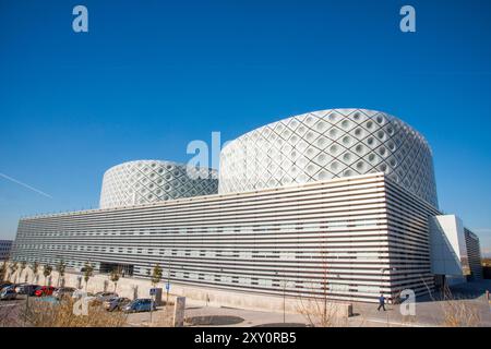 Façade de l'hôpital Rey Juan Carlos, par Rafael de La-Hoz. Madrid, Madrid, Espagne province. Banque D'Images