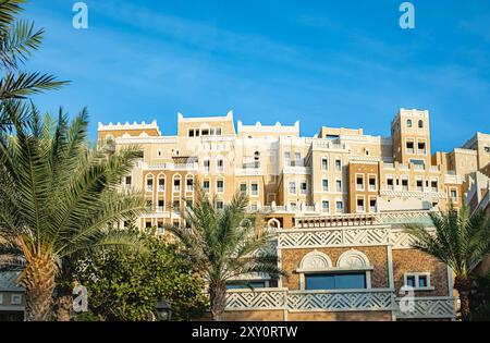 Façade d'un Resort Living Kingdom of Sheba et Wyndham Residences The Palm situé sur Arabia Felix Island Dubai UAE. Hôtels luxueux de Palm Jumeirah Banque D'Images