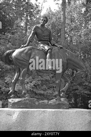 Statue de garçon sur le monument de cheval à Andrew Jackson State Park et lieu de résidence d'enfance à Lancaster, Caroline du Sud, États-Unis. Banque D'Images