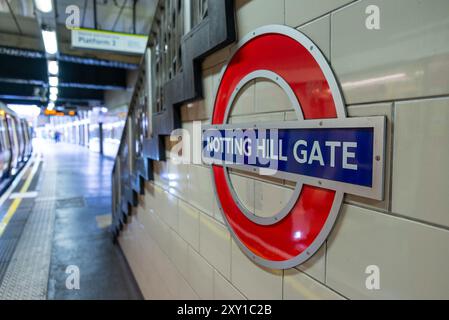 Station de métro Notting Hill Gate, Londres, Royaume-Uni Banque D'Images