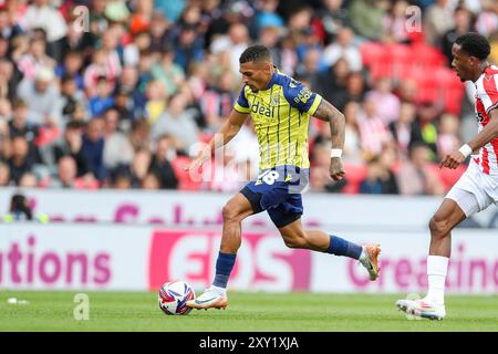 Karlan Grant (18 ans), attaquant de West Bromwich Albion, en action lors du Stoke City FC v West Bromwich Albion FC SKY BET EFL Championship match au Bet365 Stadium, Stoke-on-Trent, Angleterre, Royaume-Uni le 24 août 2024 Credit : Every second Media/Alamy Live News Banque D'Images