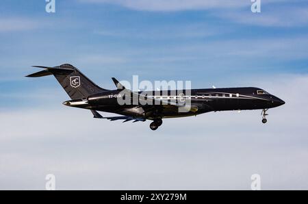 Un Bombardier Global Express de Limitless Aviation est en approche finale de l’aéroport de Zurich. Enregistrement T7-CLG. (Zurich, Suisse, 20.03.2024) Banque D'Images