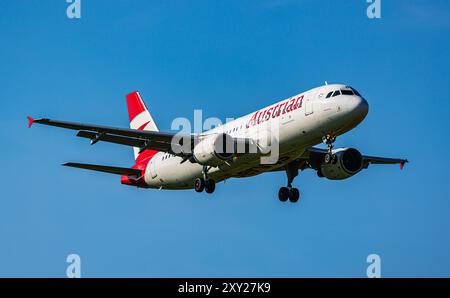 Zurich, Suisse, 10 mai 2024 : un Airbus A320-214 d'Austrian Airlines est en approche finale de l'aéroport de Zurich. Enregistrement OE-LBT. (Photo par an Banque D'Images