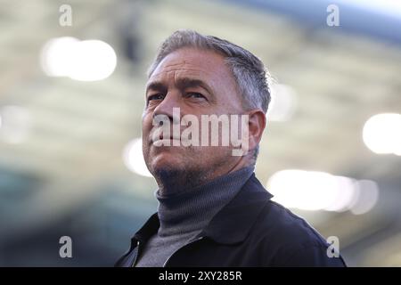 Scott Lindsey, entraîneur du Crawley Town FC devant Brighton & Hove Albion FC contre Crawley Town FC Carabao Cup Round 2 au American Express Stadium, Brighton & Hove, Angleterre, Royaume-Uni le 27 août 2024 Credit : Every second Media/Alamy Live News Banque D'Images