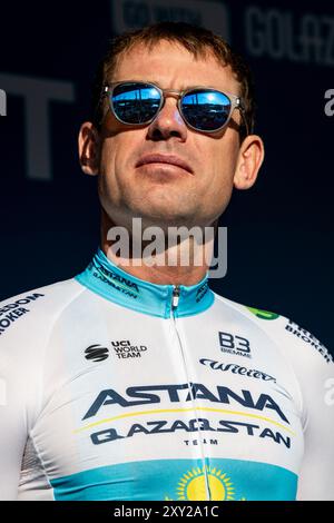 Bilzen, Belgique. 27 août 2024. Kazakh Yevgeniy Gidich d'Astana Qazaqstan photographié lors de la présentation des équipes avant la course cycliste multi-étapes 'Renewi Tour' qui débutera demain, mardi 27 août 2024. La course de cinq jours se déroule en Belgique et aux pays-Bas. BELGA PHOTO DAVID PINTENS crédit : Belga News Agency/Alamy Live News Banque D'Images