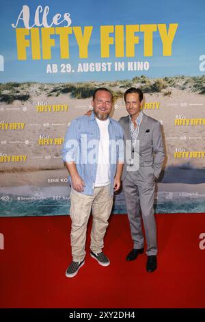 Axel Stein und Tom Schilling BEI der ‚Alles Fifty Fifty“ première du film AM 27.08.2024 à Berlin Banque D'Images